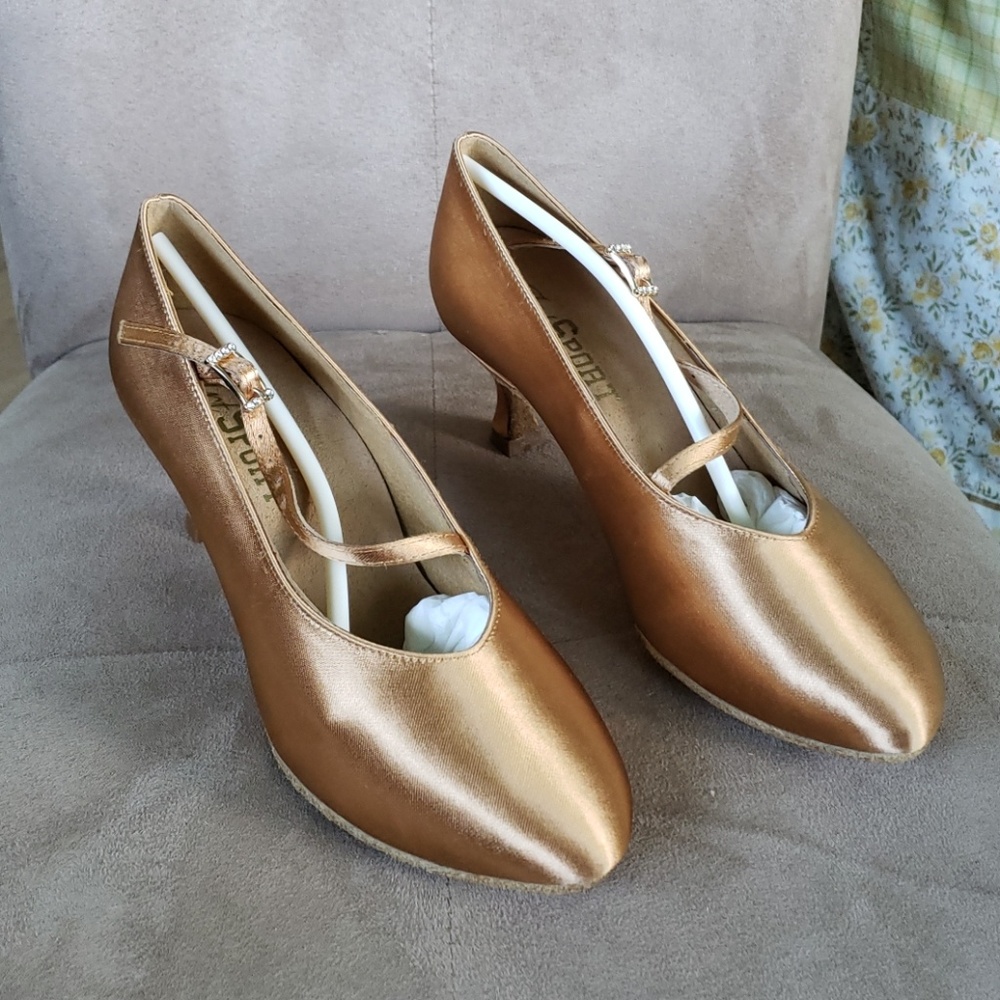 NWOT Ray Rose Art Sport Dance Shoes